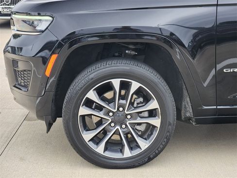 Used 2021 Jeep Grand Cherokee L Overland w/ Luxury Tech Group IV image 8