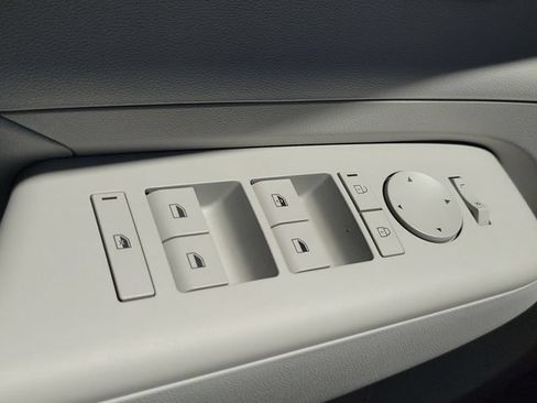 New 2027 Hyundai Kona SE FWD image 18