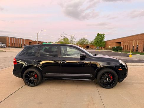 Used 2010 Porsche Cayenne GTS AWD/4WD image 4