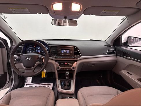 Used 2018 Hyundai Elantra SE image 34