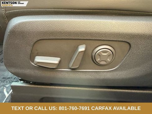 Used 2025 Kia Carnival FWD image 28