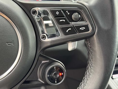 Used 2022 Porsche Cayenne Turbo S AWD/4WD image 30