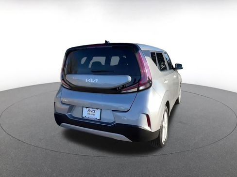 Used 2025 Kia Soul LX w/ LX Technology Package FWD image 15