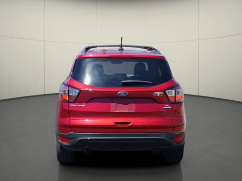 Used 2018 Ford Escape SE w/ SE Sport Appearance Package FWD image 6