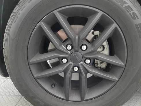 Used 2019 Jeep Grand Cherokee Limited w/ Luxury Group II RWD image 31