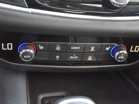Used 2018 Buick Enclave Essence w/ Trailering Package FWD image 33
