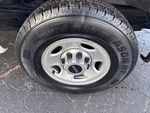 Used 2019 GMC Savana 2500 w/ Driver Convenience Package image 16