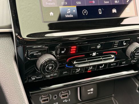 New 2026 Jeep Grand Cherokee Laredo X AWD/4WD image 21
