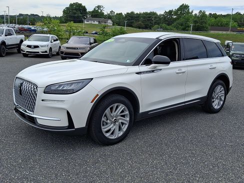 Certified 2024 Lincoln Corsair AWD image 4