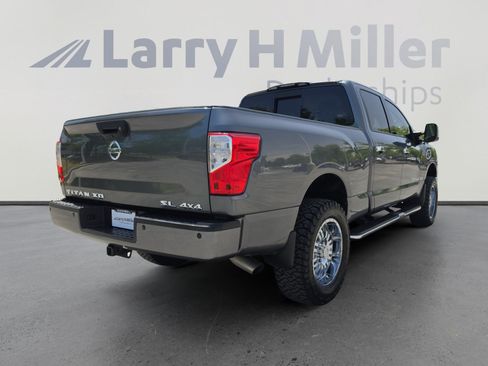 Used 2016 Nissan Titan SL AWD/4WD image 5