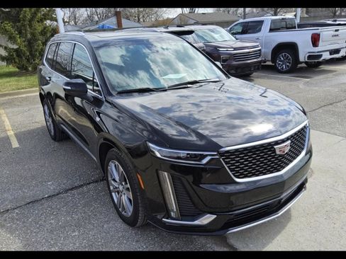 Certified 2025 Cadillac XT6 Premium Luxury w/ Platinum Package image 2