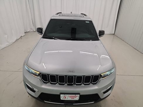 New 2025 Jeep Grand Cherokee Limited image 9