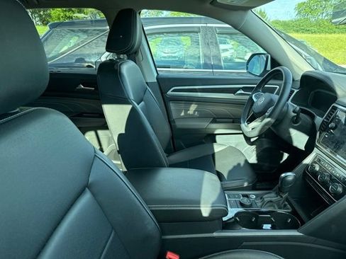 Used 2023 Volkswagen Atlas SE w/ Panoramic Sunroof Package AWD/4WD image 9