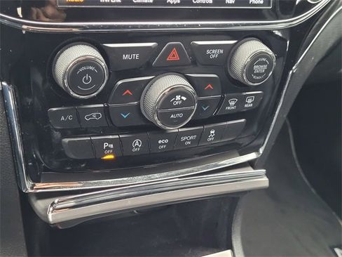 Certified 2019 Jeep Grand Cherokee Limited image 11