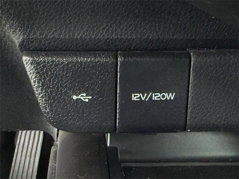 Used 2024 Toyota Camry SE image 21