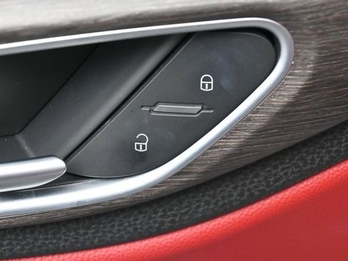 Used 2018 Alfa Romeo Giulia Ti image 14