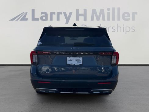New 2026 Ford Explorer Active w/ Active Comfort Package image 4