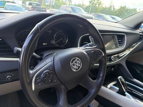 Used 2018 Buick Enclave Premium AWD/4WD image 11