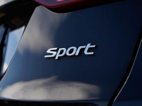 Used 2018 Hyundai Santa Fe Sport image 11