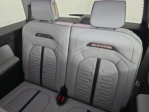 Used 2023 Rivian R1S Adventure image 22