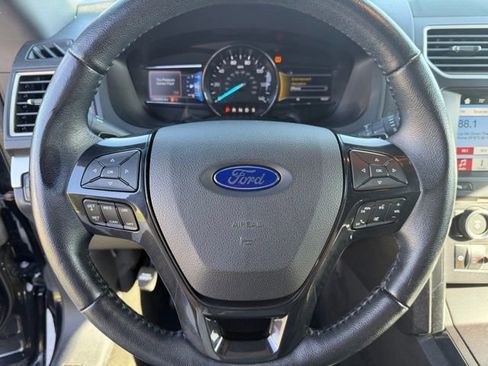 Used 2017 Ford Explorer XLT w/ Equipment Group 202A image 14