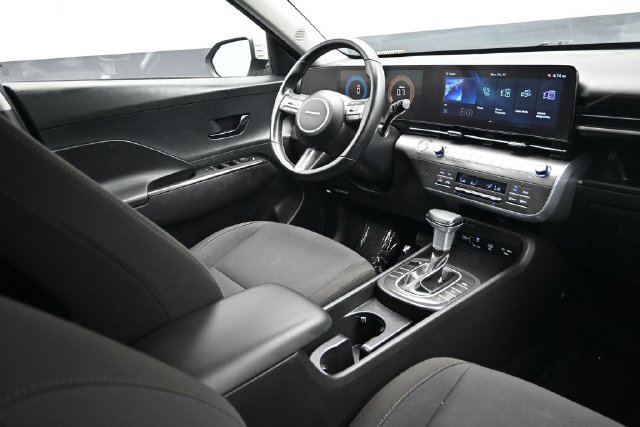 Used 2025 Hyundai Kona SEL FWD image 12