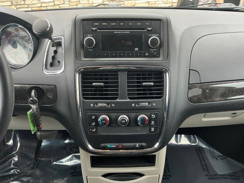 Used 2013 Dodge Grand Caravan SXT FWD image 21