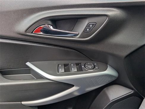 Used 2024 Chevrolet Trax LS image 15