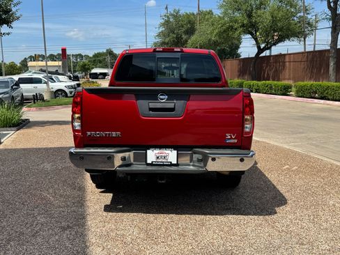 Used 2017 Nissan Frontier SV w/ SV Value Truck Package RWD image 9