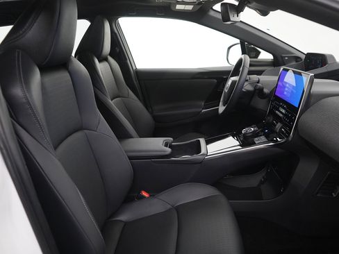 Used 2023 Toyota bZ4X Limited image 11