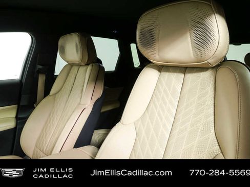 Certified 2024 Cadillac Lyriq Luxury w/ Nappa Leather Package AWD/4WD image 5
