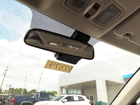 Used 2025 Hyundai Venue SEL FWD image 52