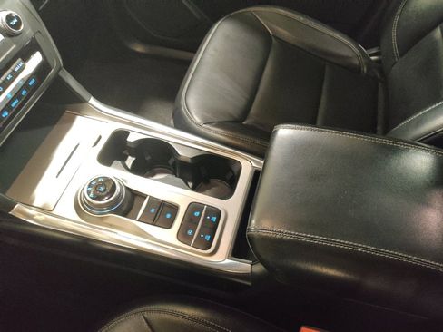 Used 2020 Ford Explorer XLT w/ Equipment Group 202A RWD image 26