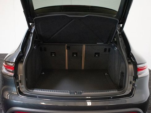 New 2025 Porsche Macan image 11