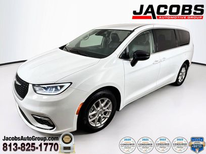 Used 2024 Chrysler Pacifica Touring-L