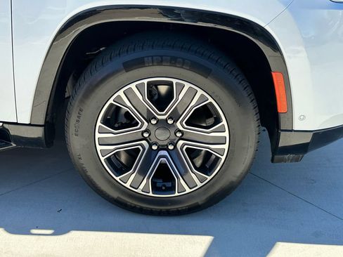 Certified 2024 Jeep Wagoneer L Series II RWD image 13