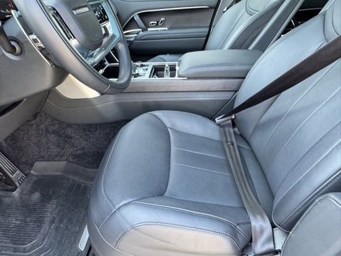Certified 2023 Land Rover Range Rover SE image 10