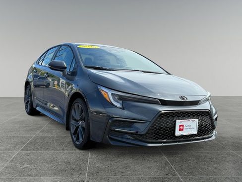 Used 2026 Toyota Corolla XSE FWD image 9