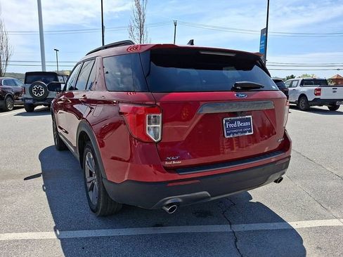 Used 2024 Ford Explorer XLT w/ Equipment Group 202A AWD/4WD image 10