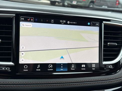 New 2026 Chrysler Pacifica Pinnacle image 21