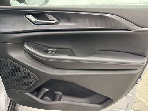 New 2026 Jeep Grand Cherokee L Laredo image 15