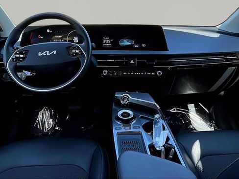 Used 2024 Kia EV6 Light RWD image 7