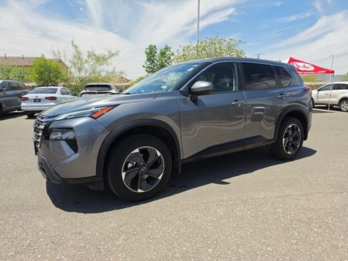 Certified 2024 Nissan Rogue SV FWD image 22