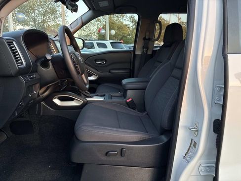 Certified 2023 Nissan Frontier SV w/ Tow Package AWD/4WD image 20