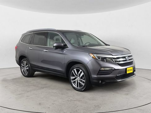 Used 2016 Honda Pilot Touring image 3