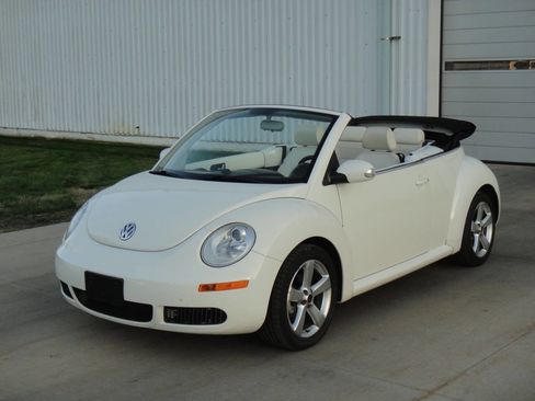 Used 2007 Volkswagen Beetle Triple White Edition image 23