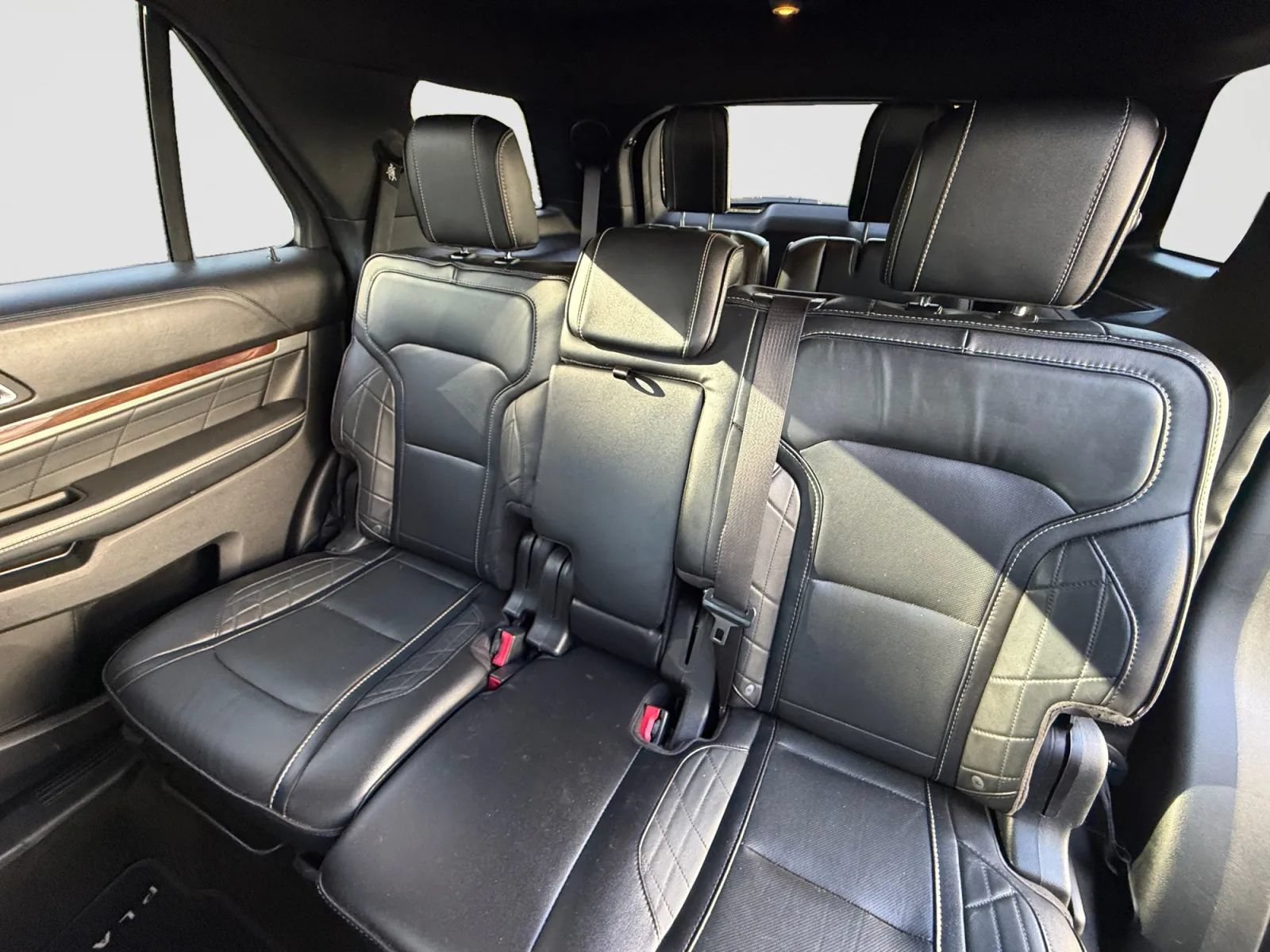 Used 2018 Ford Explorer Platinum AWD/4WD image 15