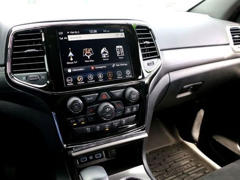 Used 2021 Jeep Grand Cherokee Laredo X image 16