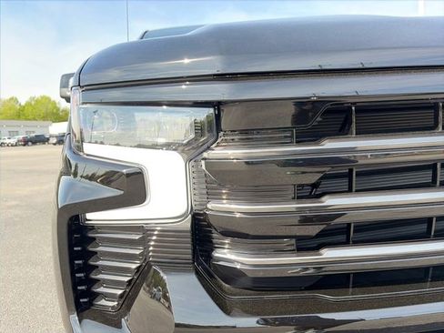 New 2026 Chevrolet Silverado 1500 High Country w/ High Country Premium Package AWD/4WD image 11