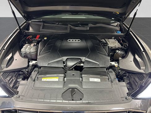 Used 2019 Audi Q8 Premium Plus w/ Premium Plus AWD/4WD image 27